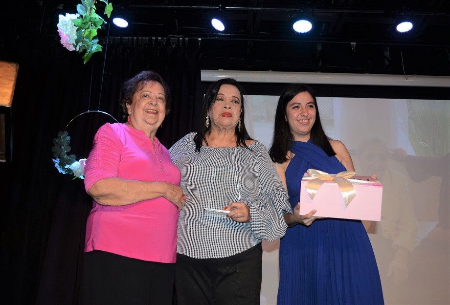 Marta Lidia Cantillano galardonada con el premio 