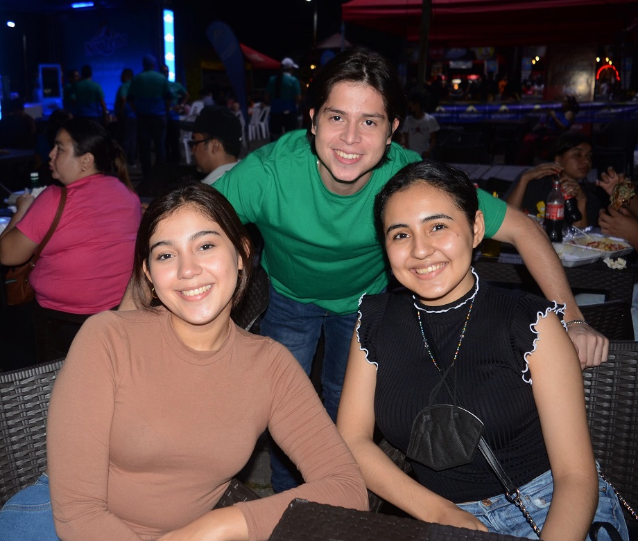 Ellos disfrutaron del “Festival del Pollo chuco” en San Pedro Sula