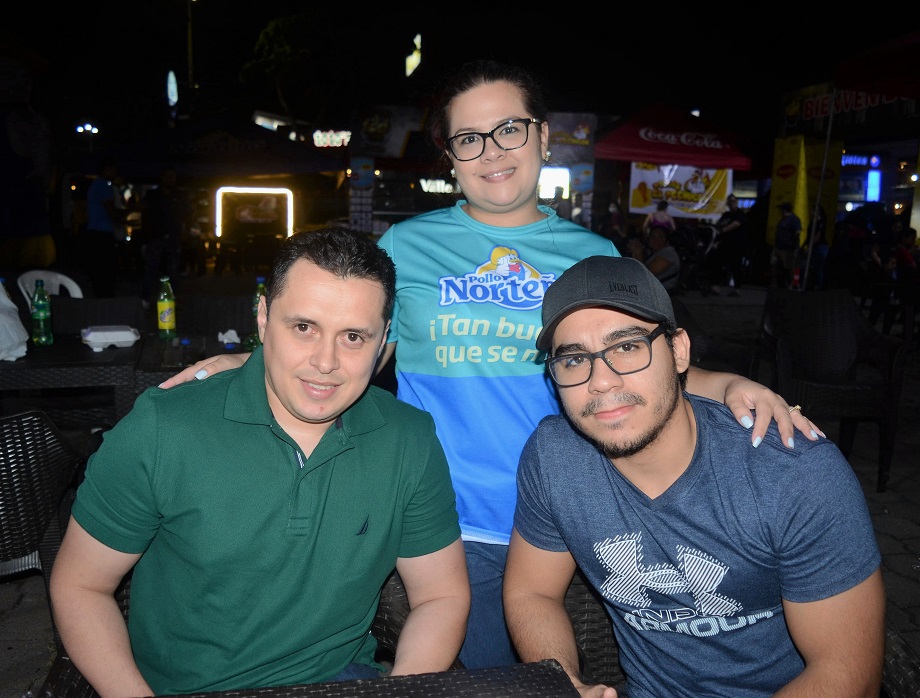 Ellos disfrutaron del “Festival del Pollo chuco” en San Pedro Sula