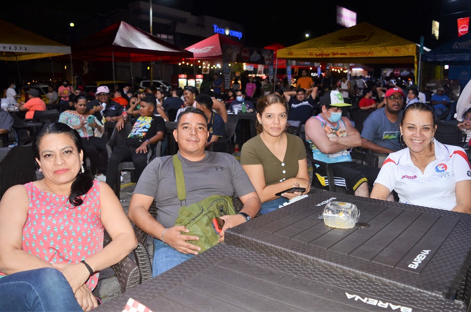 Ellos disfrutaron del “Festival del Pollo chuco” en San Pedro Sula