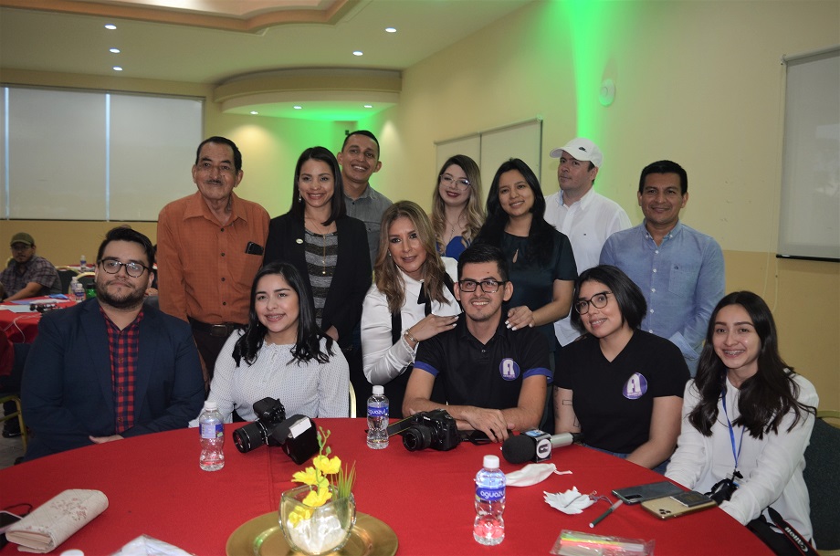 UTH ofrece especial ágape de fin de año a comunicadores sociales de San Pedro Sula