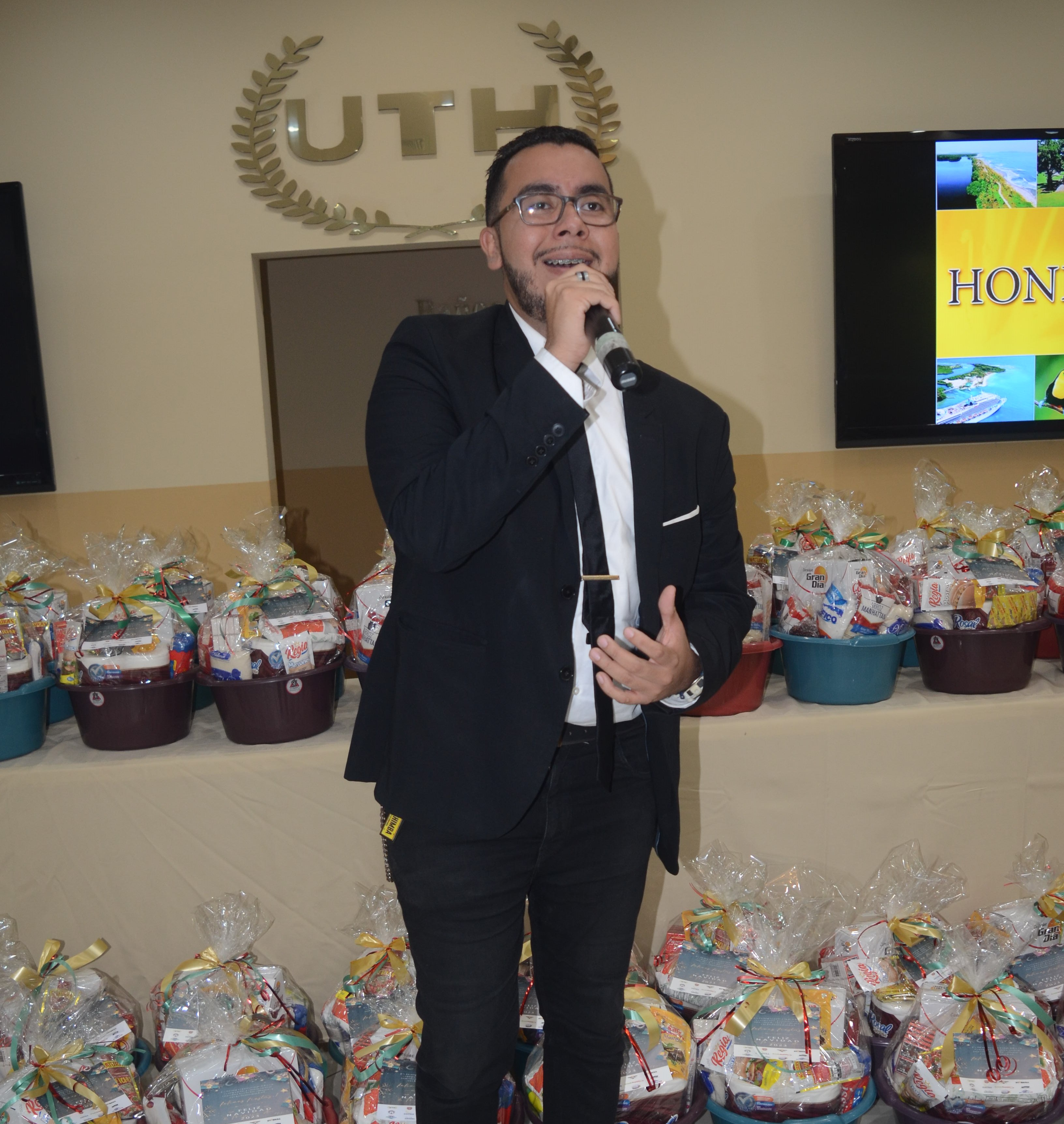 UTH ofrece especial ágape de fin de año a comunicadores sociales de San Pedro Sula