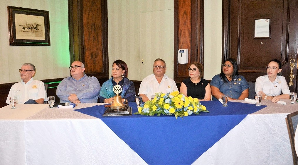 Hermandad rotaria en San Pedro Sula en la celebración del 118 Aniversario de Rotary International