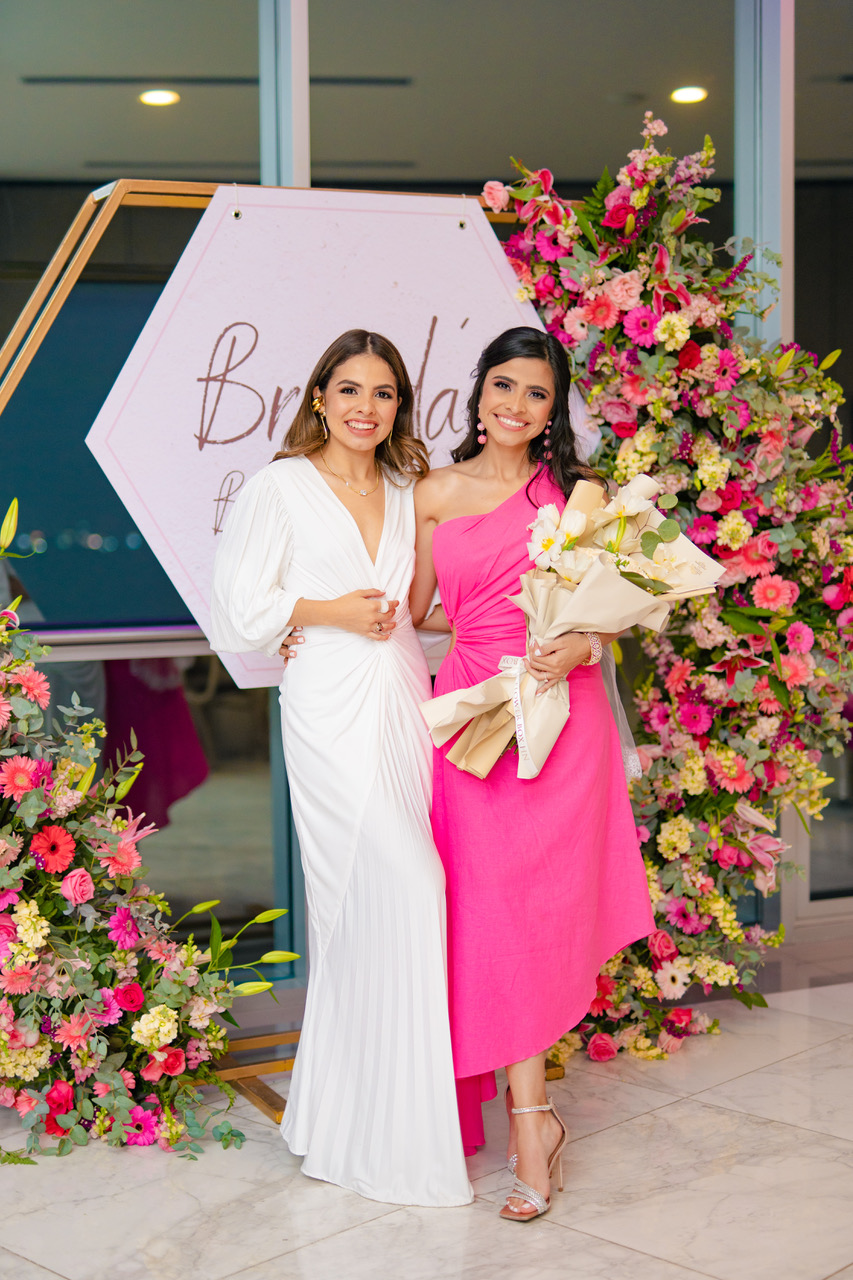 Un hermoso jardín primaveral en el Bridal Shower de Brenda Palada