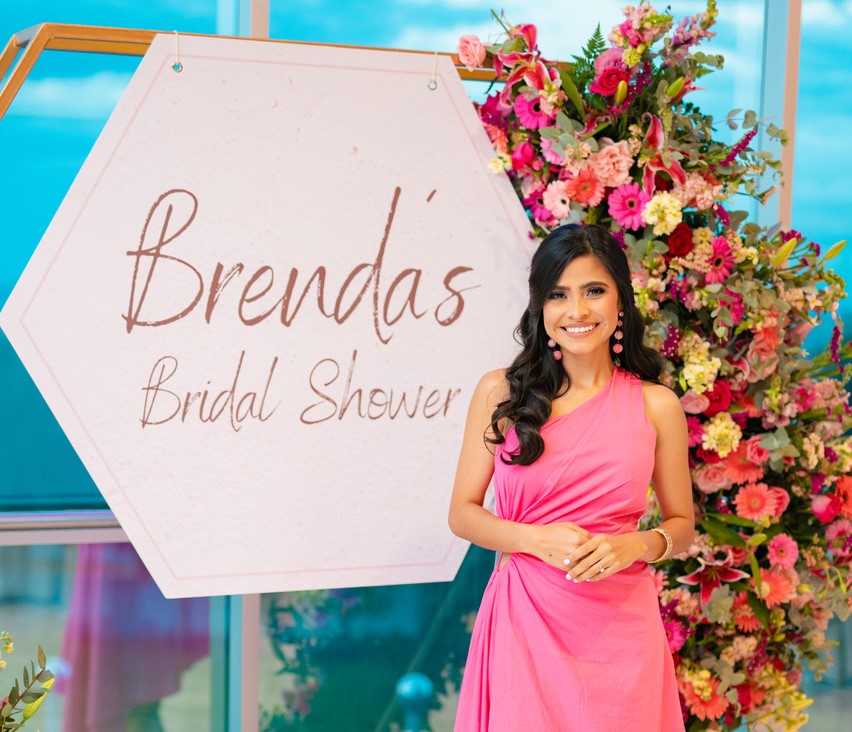 Un hermoso jardín primaveral en el Bridal Shower de Brenda Palada
