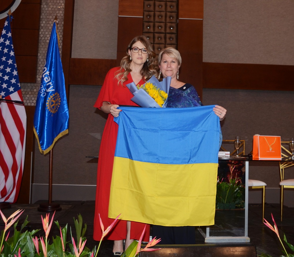 Gala e honor a Jennifer Jones, presidente de Rotary International