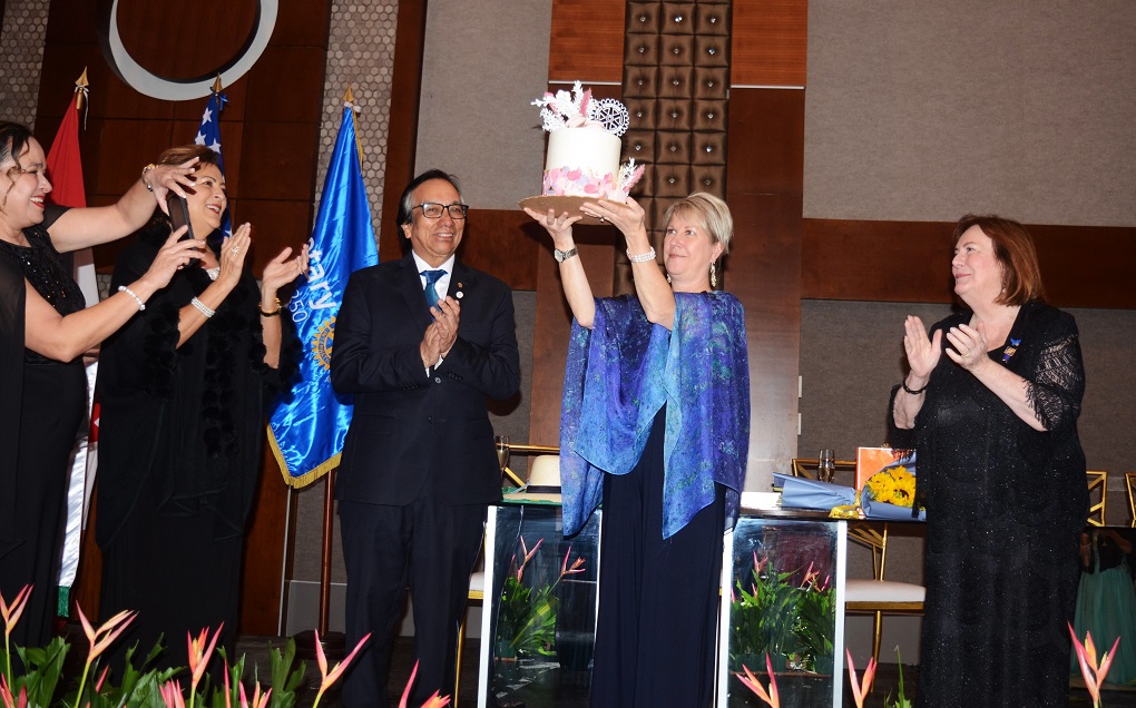 Gala e honor a Jennifer Jones, presidente de Rotary International