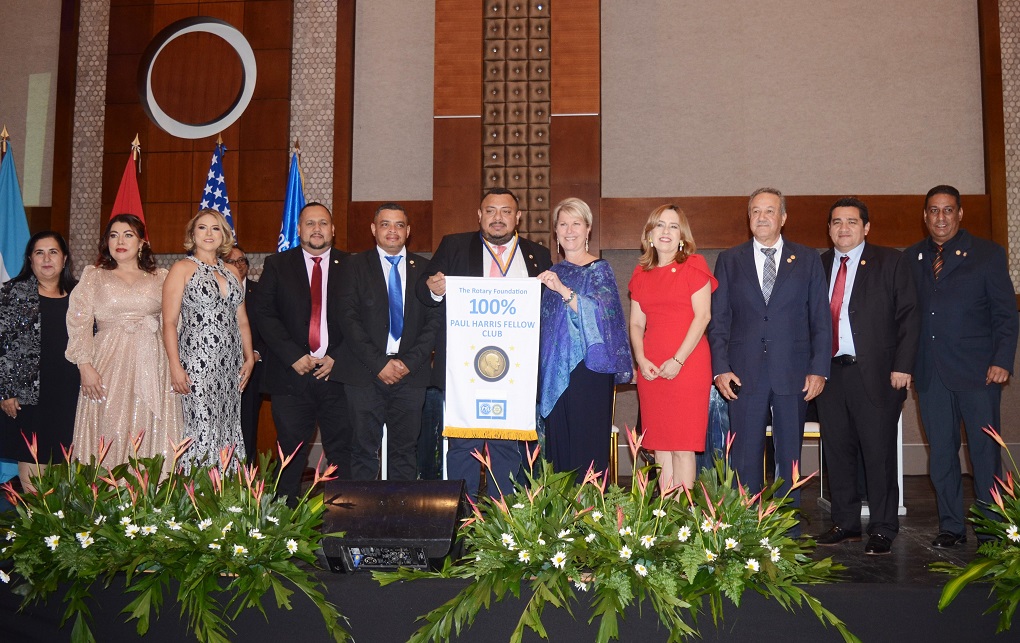 Gala e honor a Jennifer Jones, presidente de Rotary International