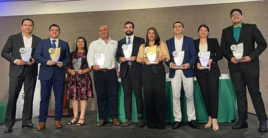 Distinguen a 9 empresas hondureñas con el galardón Bandera Ecológica-Cambio Climático