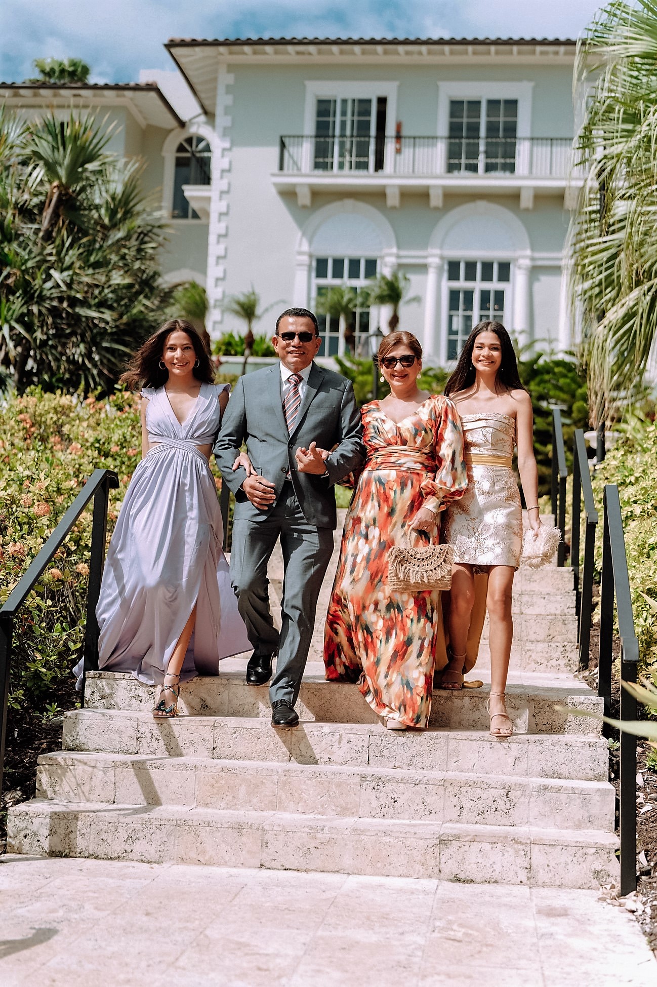 Víctor Bendeck y Brenda Palada celebran su boda a bordo de un crucero en el caribe