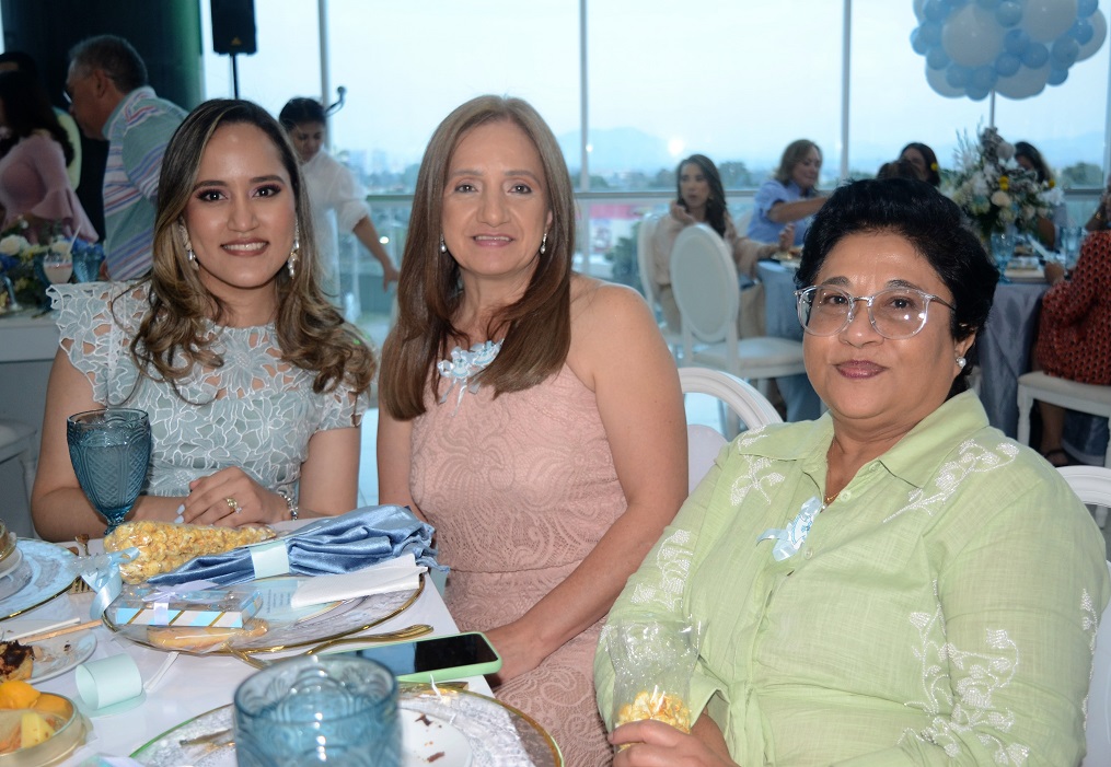 Un baby shower con mucho encanto en honor a Sadia Orellana de Martínez