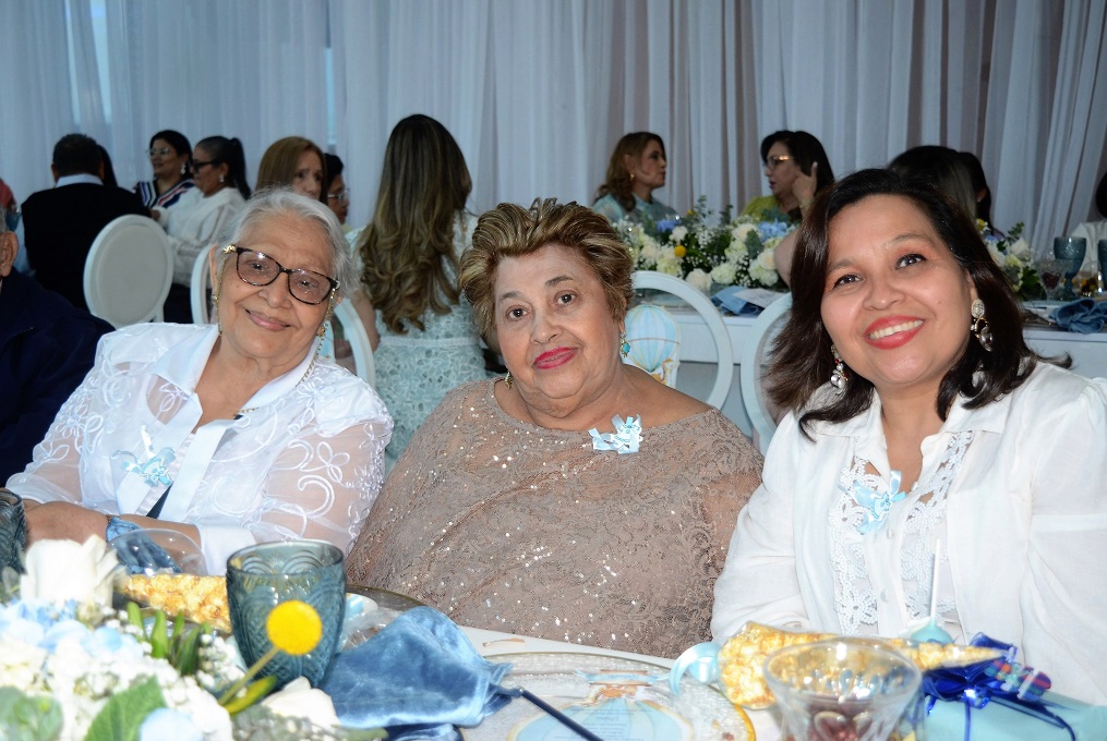 Un baby shower con mucho encanto en honor a Sadia Orellana de Martínez