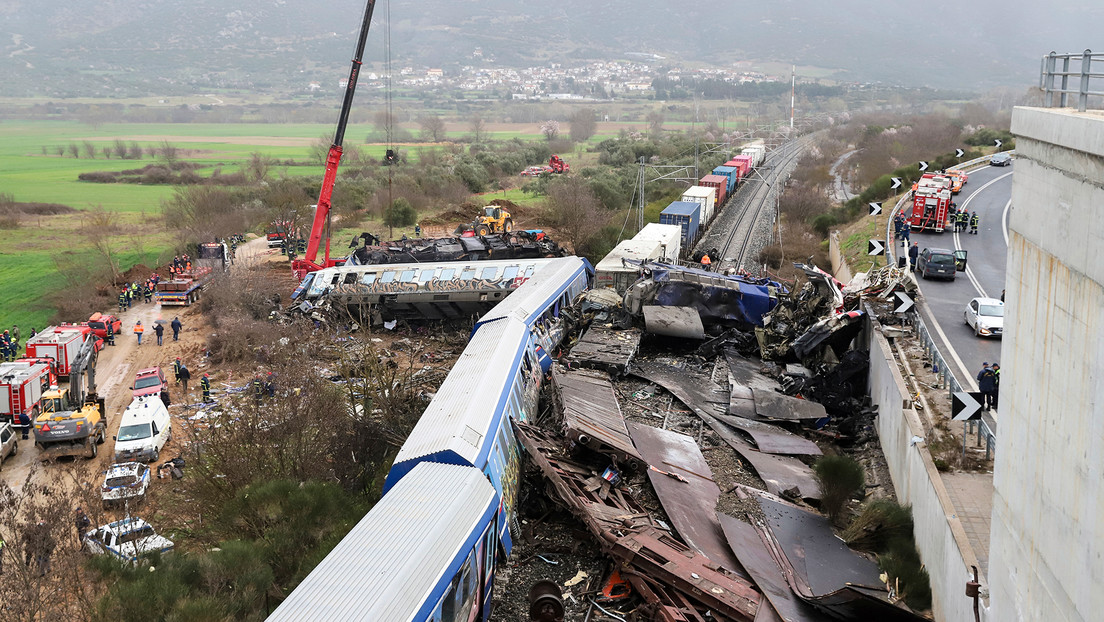 Colisión de dos trenes dejó decenas de muertos en Grecia