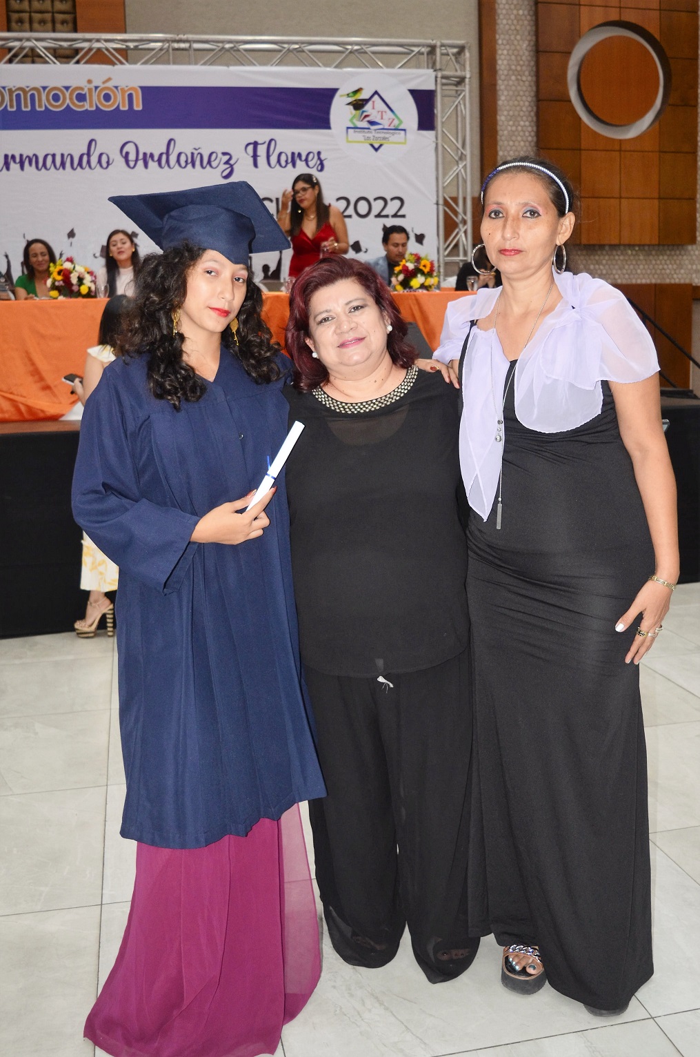 Solemnes actos de graduación de Academia Profesional Las Amigas y el Instituto Técnico Los Zorzales 