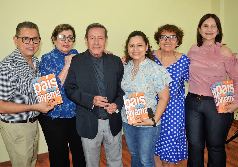 Presentación de "Un país en piyama", la novela del periodista Renán Martínez