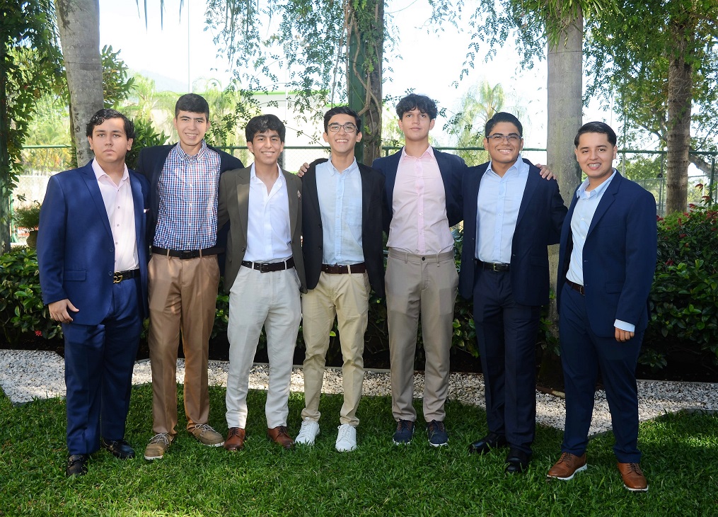 Seniors 2023 del Liceo Bilingüe Centroamericano celebran su Seniors Breakfast