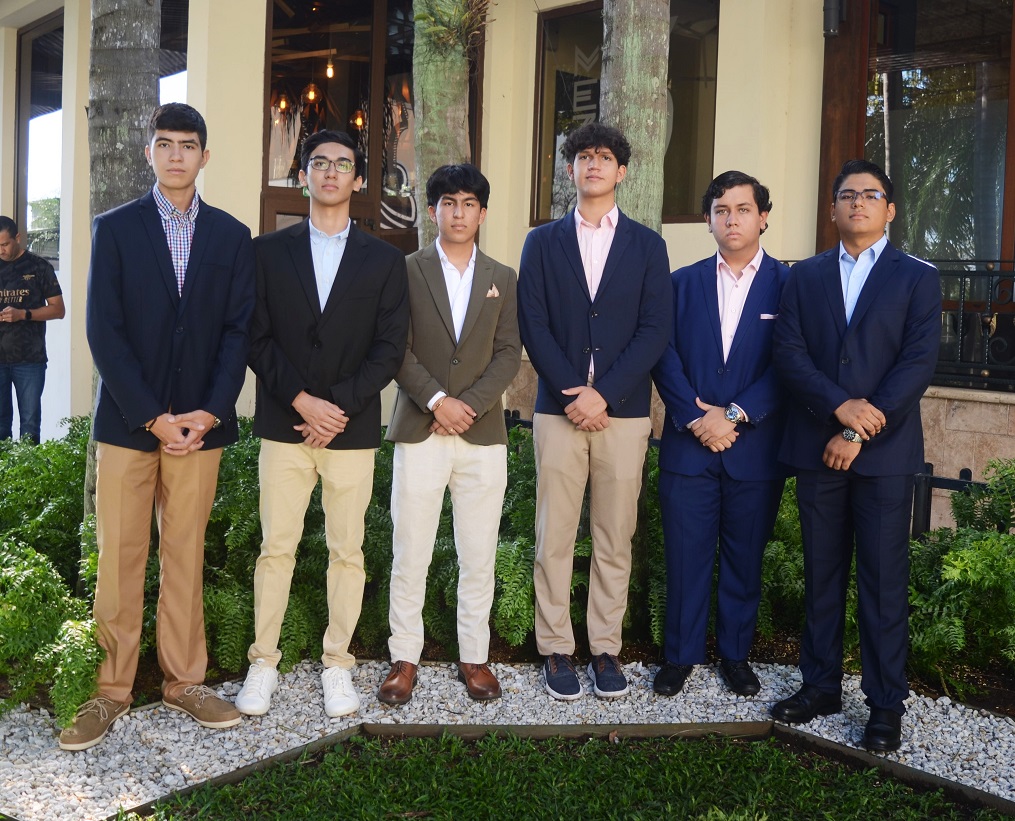 Seniors 2023 del Liceo Bilingüe Centroamericano celebran su Seniors Breakfast