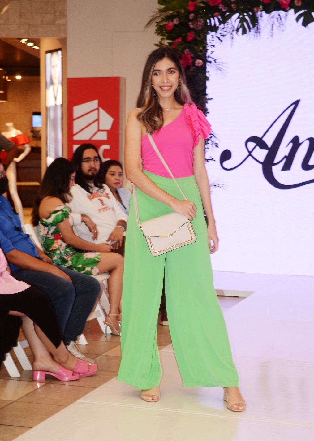 Tendencia veraniega en el Summer Fashion Week Honduras 2023