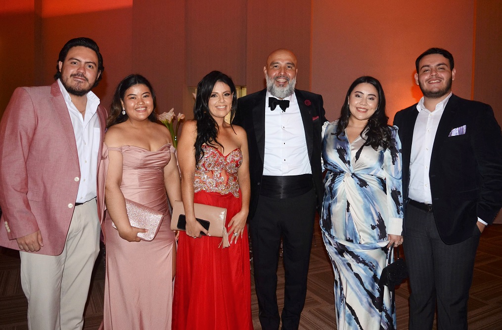 Marco Tulio Dardón y Tania Nohely Díaz celebran su boda soñada