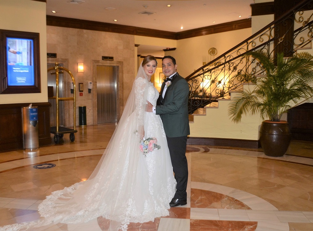 Carlos Ponce y Karen Chinchilla unen sus vidas en una cita nupcial íntima e inolvidable 