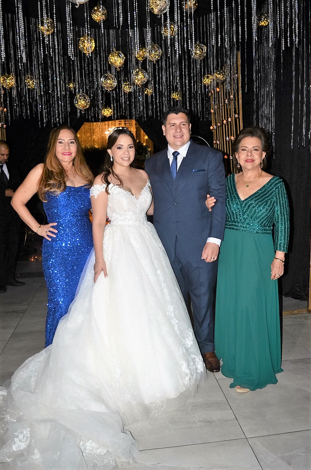 Darío Irías Turcios y Paola Mancía se dan el “sí, quiero” en una boda inolvidable