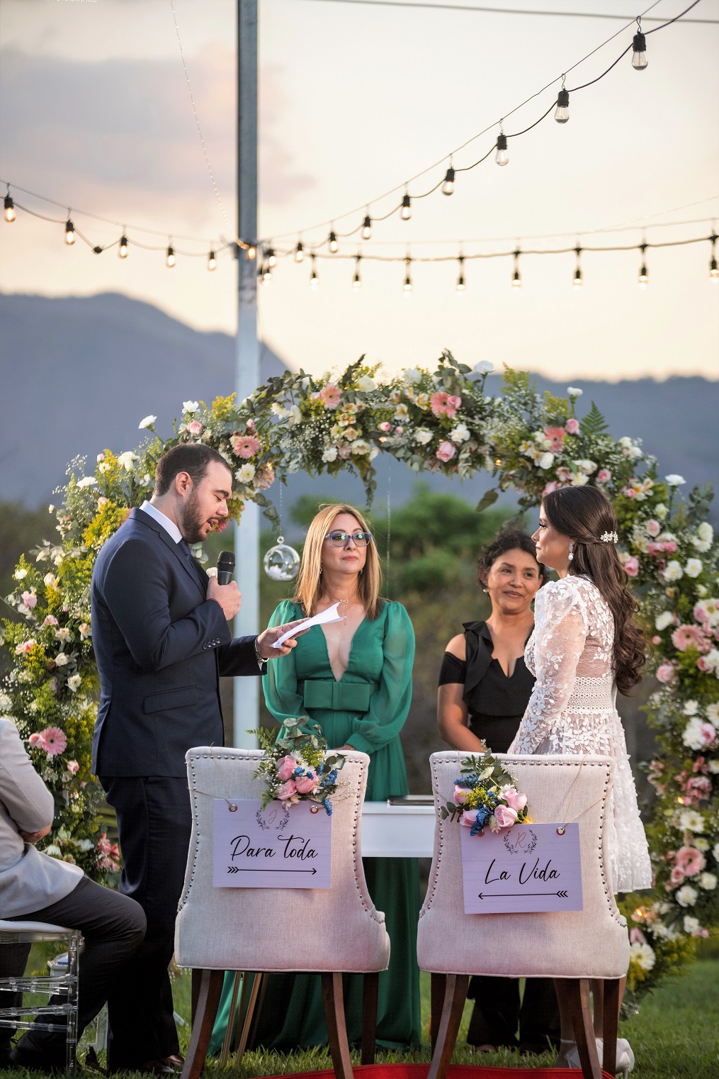 Elegante boda civil de Rosa Méndez y Jesús Chinchilla