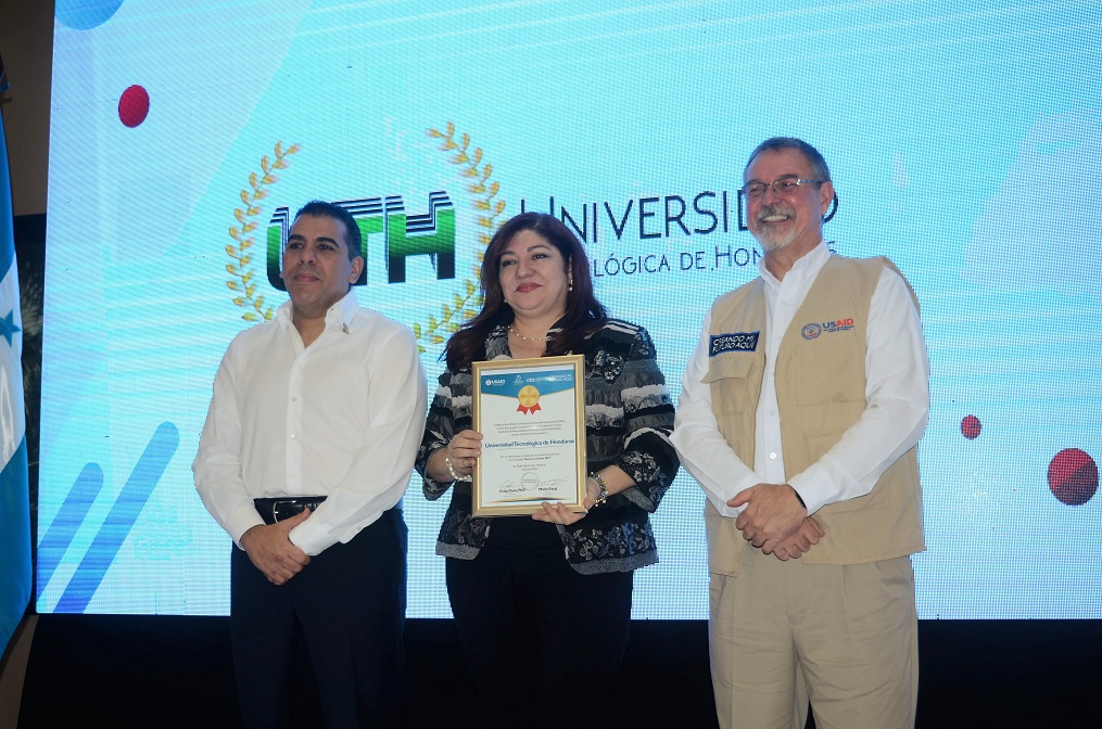 USAID y FUNDAHRSE firman carta de entendimiento para impulsar la educación y empleabilidad en Honduras