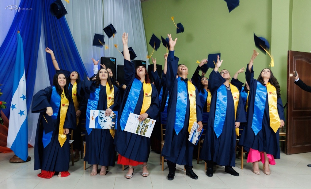 Primera Graduación 2023 desarrollada en UCENM Santa Rosa de Copán