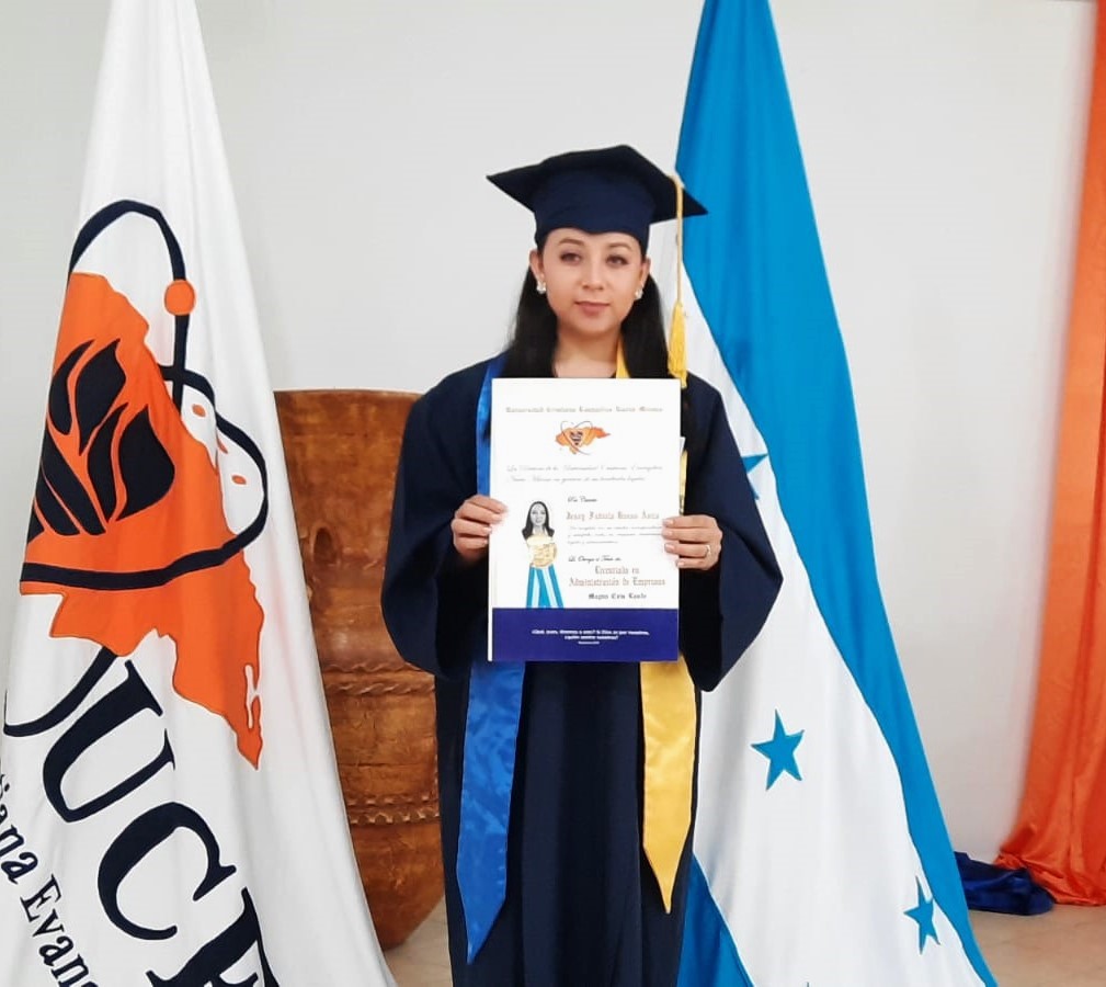 UCENM celebra su centésima quinta promoción de graduados en el Campus Peña Blanca 