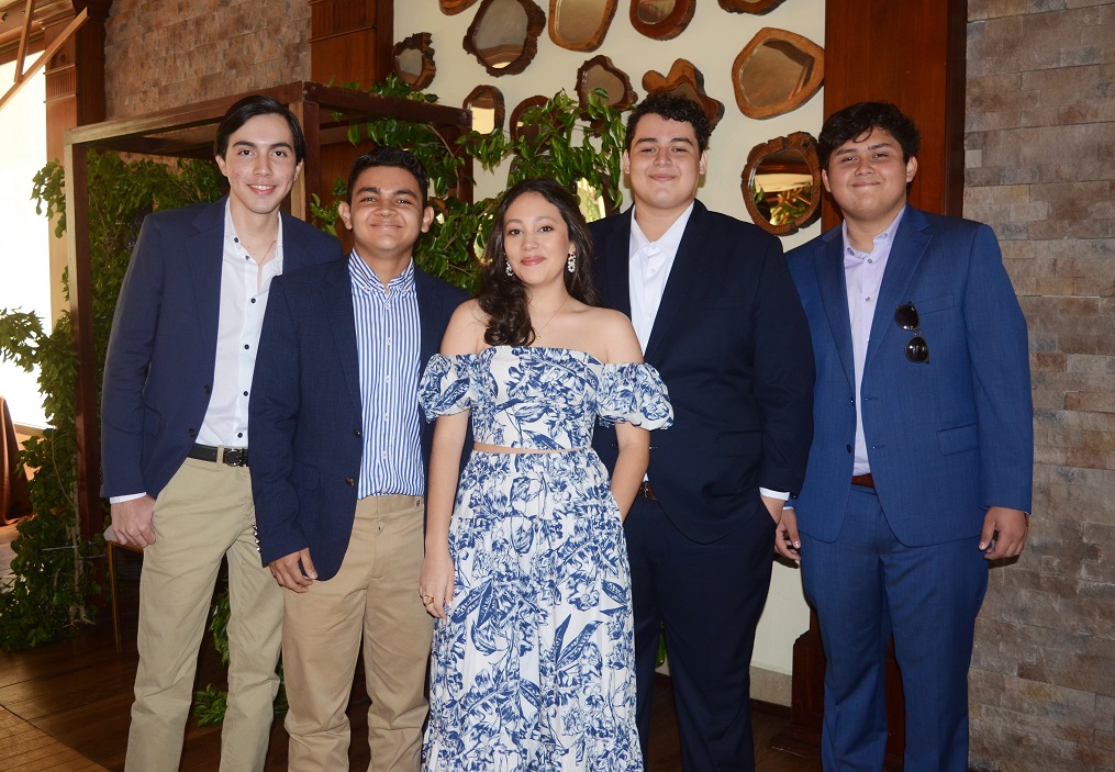 Generación 2023 de la Escuela Bilingüe Valle de Sula celebra su Senior breakfast