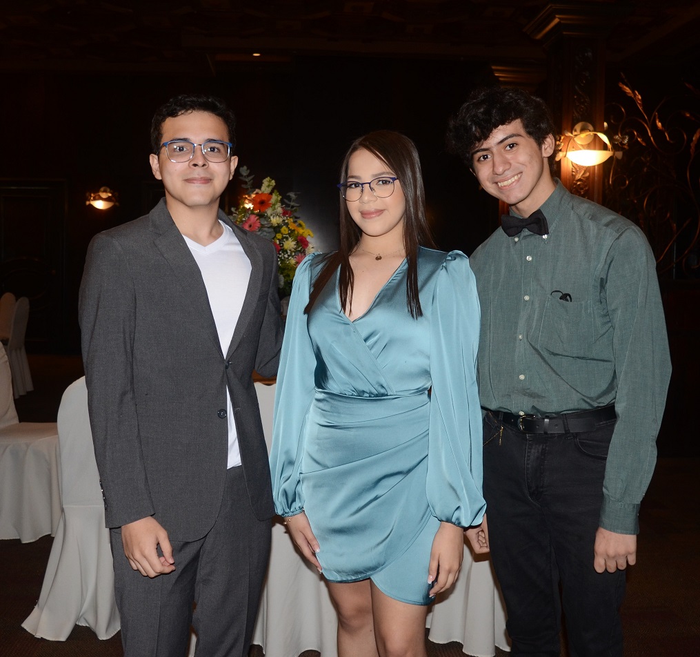 Generación 2023 de la Florencia Bilingual School celebra su senior breakfast