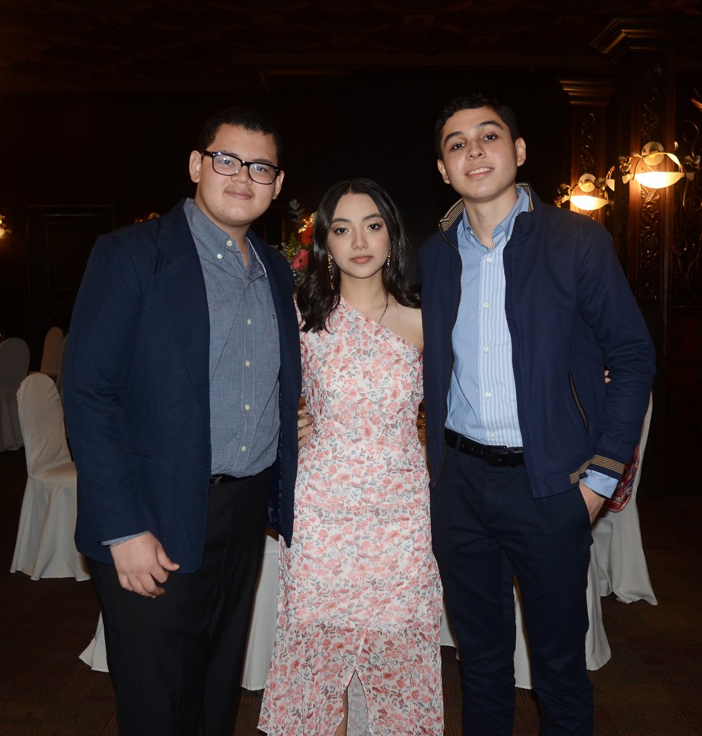 Generación 2023 de la Florencia Bilingual School celebra su senior breakfast