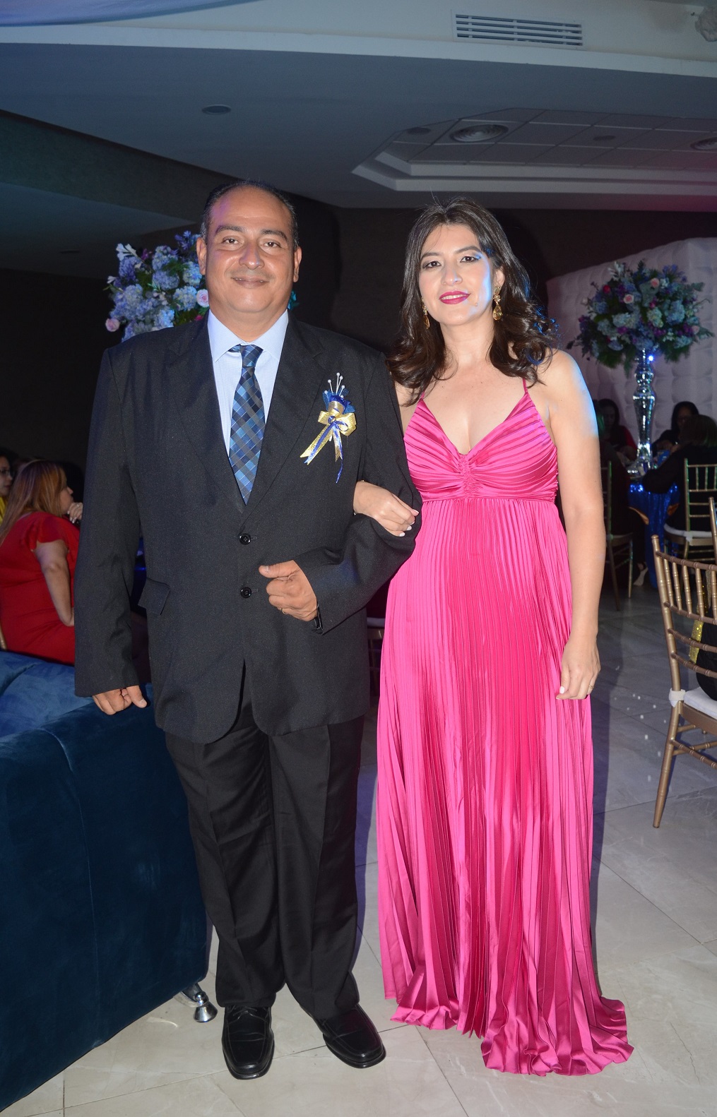 Nikole Fajardo celebra sus XV años con una elegante fiesta