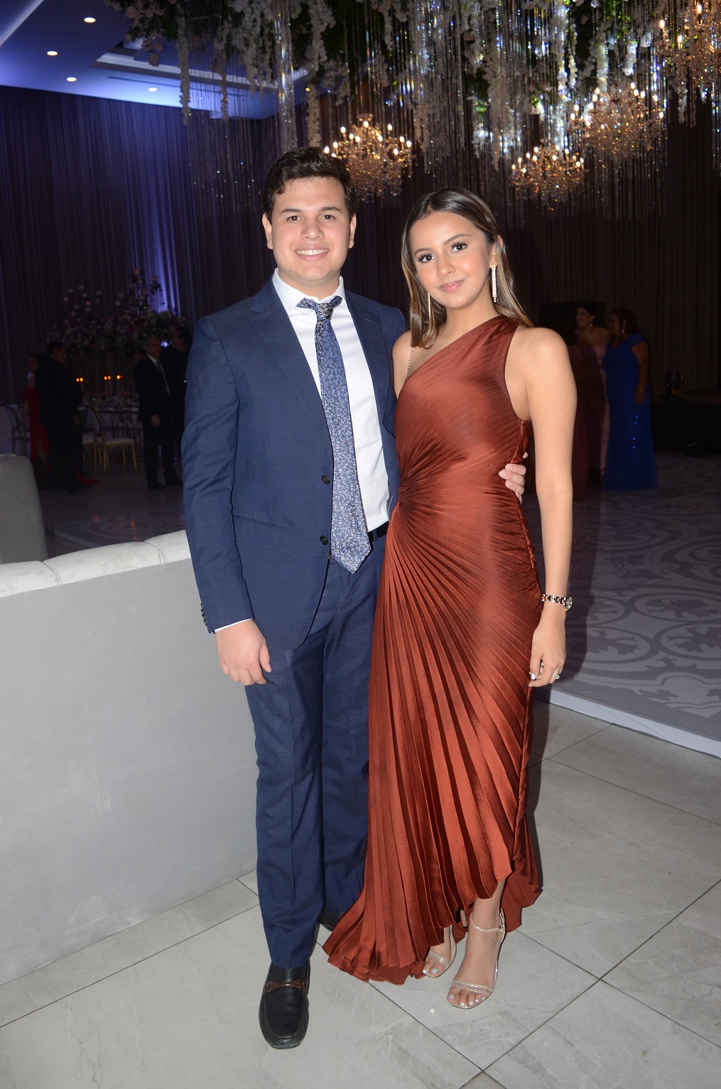 Gloria Erazo y Edwin Velásquez sellan su mor ante Dios… un enlace lleno de una luz muy especia
