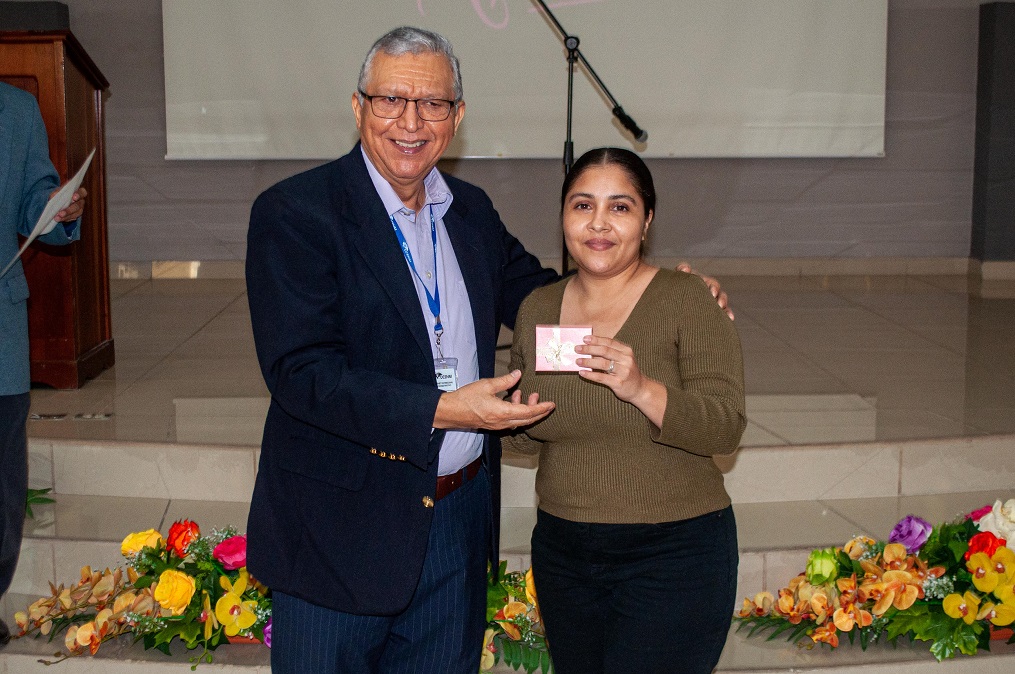 UCENM homenajeó a todas las madres con un acto especial