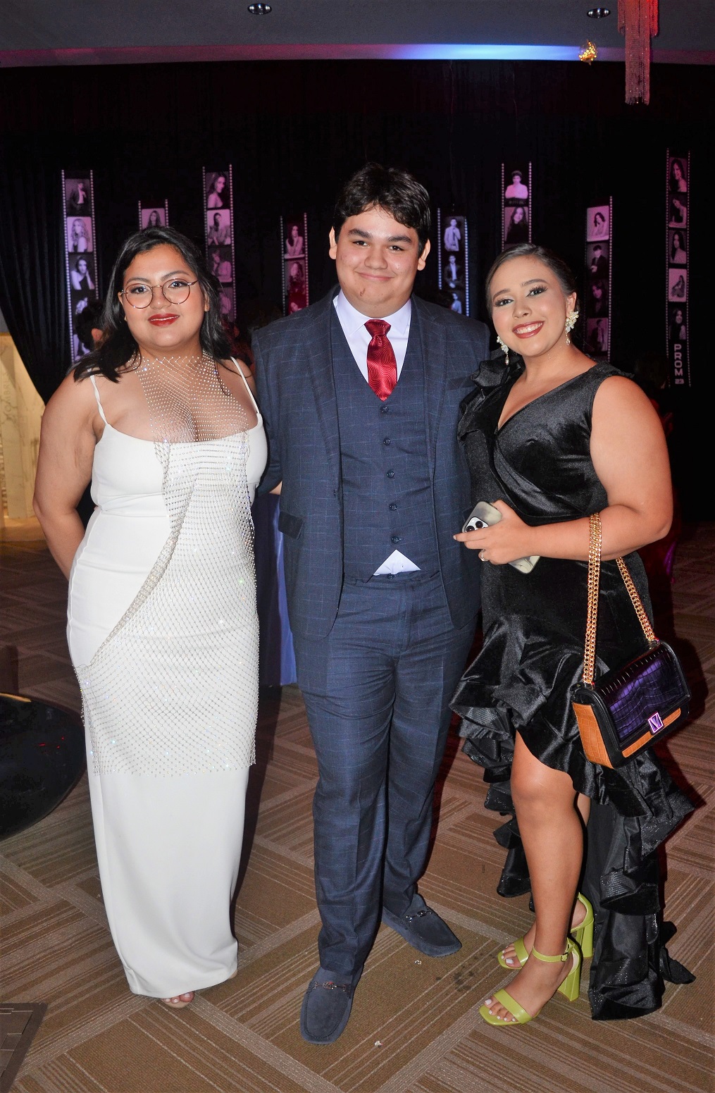 Seniors de la EIS protagonizan su fiesta prom 2023