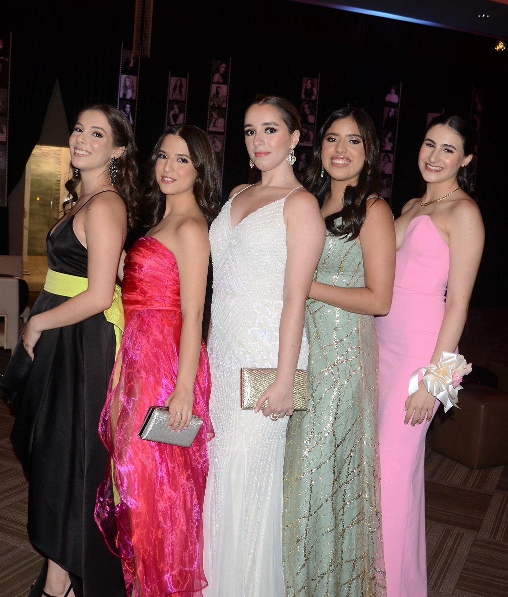 Seniors de la EIS protagonizan su fiesta prom 2023