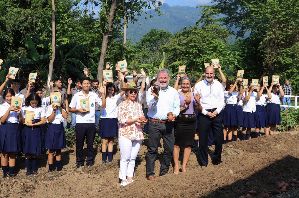 Lanzan segunda edición del programa Huertos Escolares en San Pedro Sula