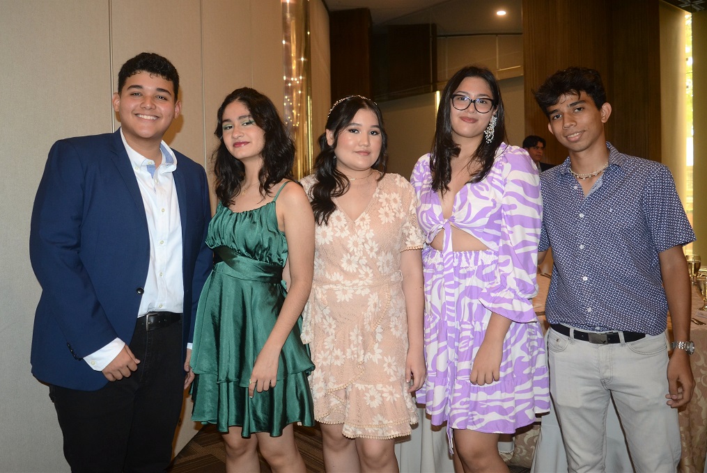 Senior breakfast de despedida celebran Generación 2023 de la Kiddy Kat e Instituto Morazzani