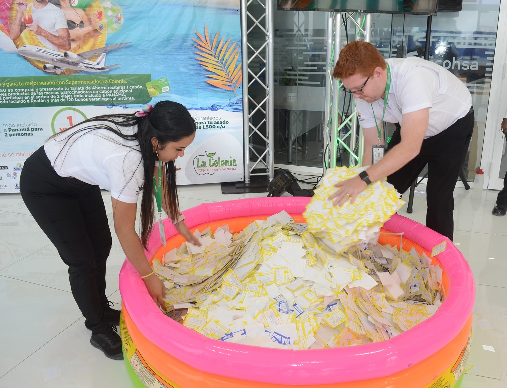 Supermercados La Colonia realizó el sorteo de la promoción: ¡Gana tu verano todo incluido con La Colonia!