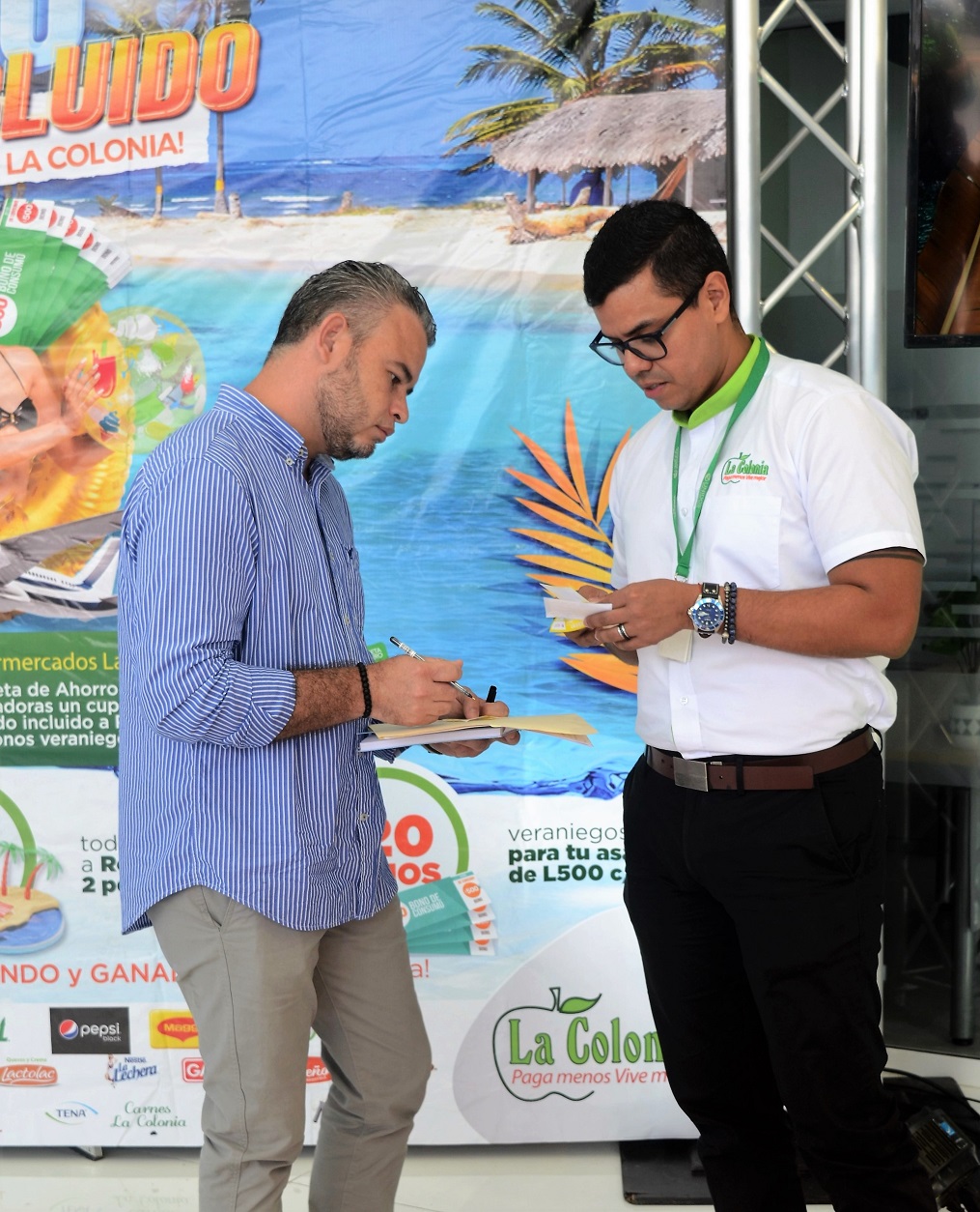 Supermercados La Colonia realizó el sorteo de la promoción: ¡Gana tu verano todo incluido con La Colonia!