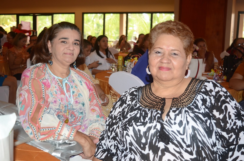 Damas Fihnec zona norte celebran su 28 aniversario