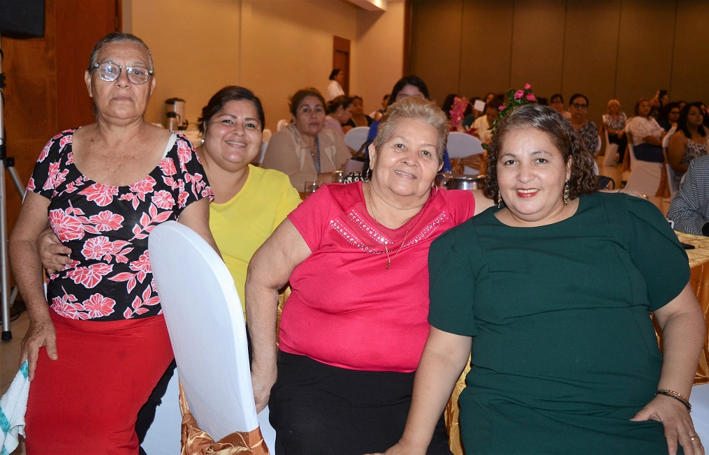 Damas Fihnec zona norte celebran su 28 aniversario