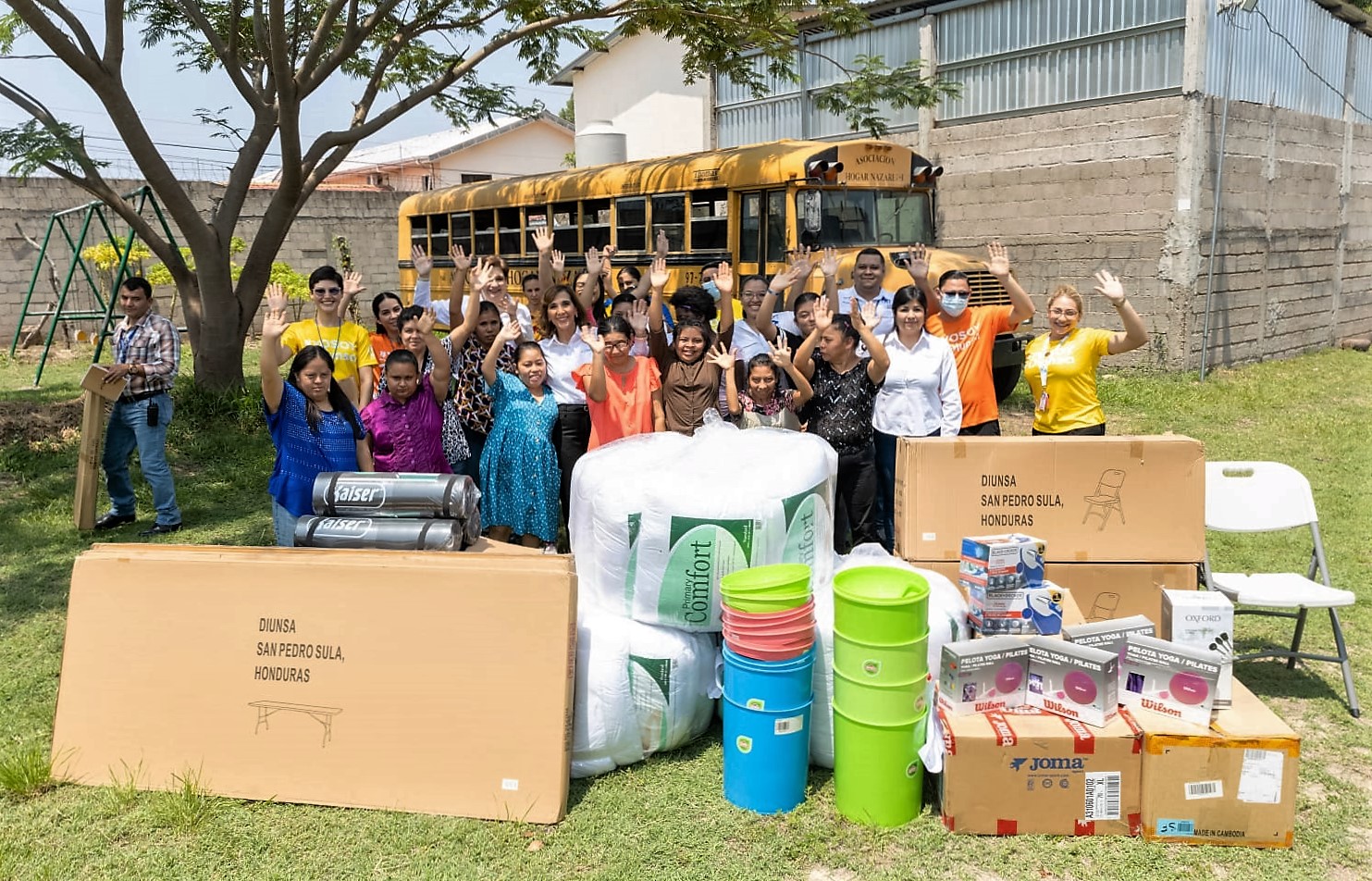 Diunsa brinda apoyo a Escuela Taller Comayagua y Asociación Hogar Nazareth