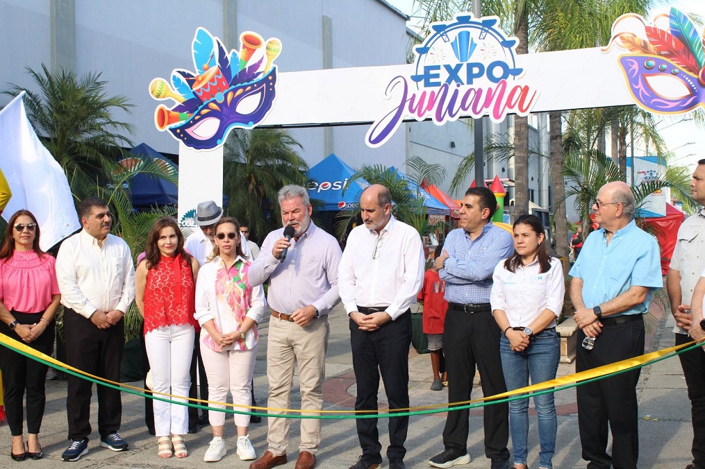 Ya abrió la Expojuniana con comercio y diversión para todos los hondureños