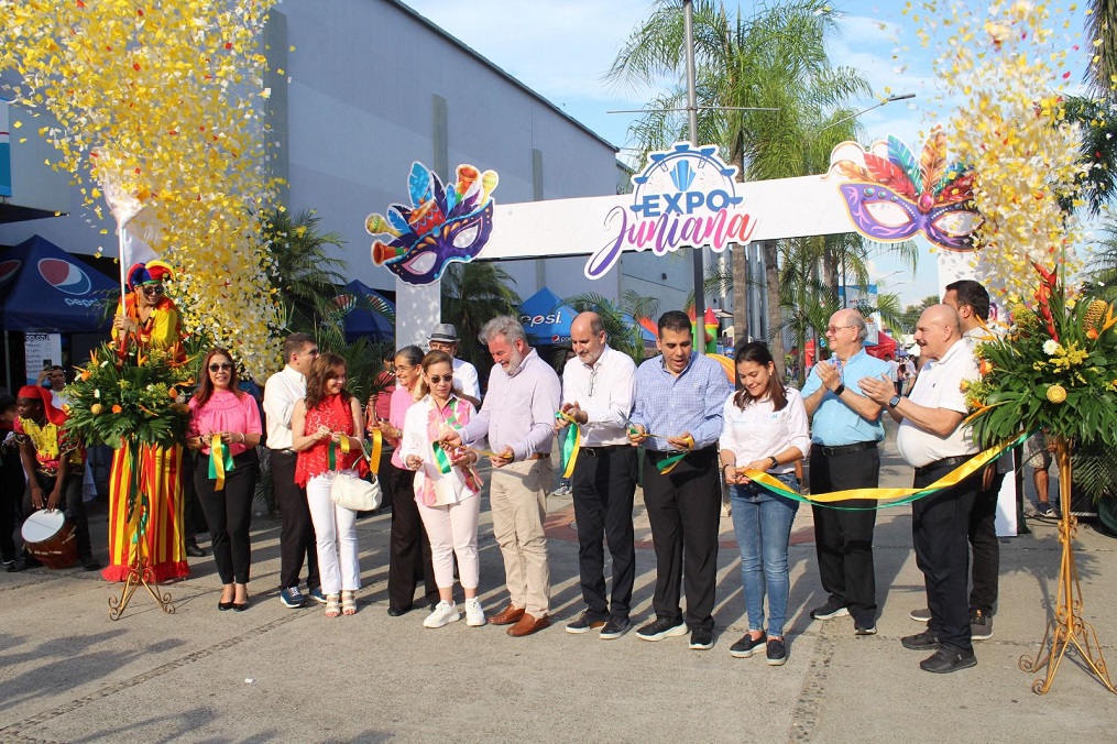 Ya abrió la Expojuniana con comercio y diversión para todos los hondureños