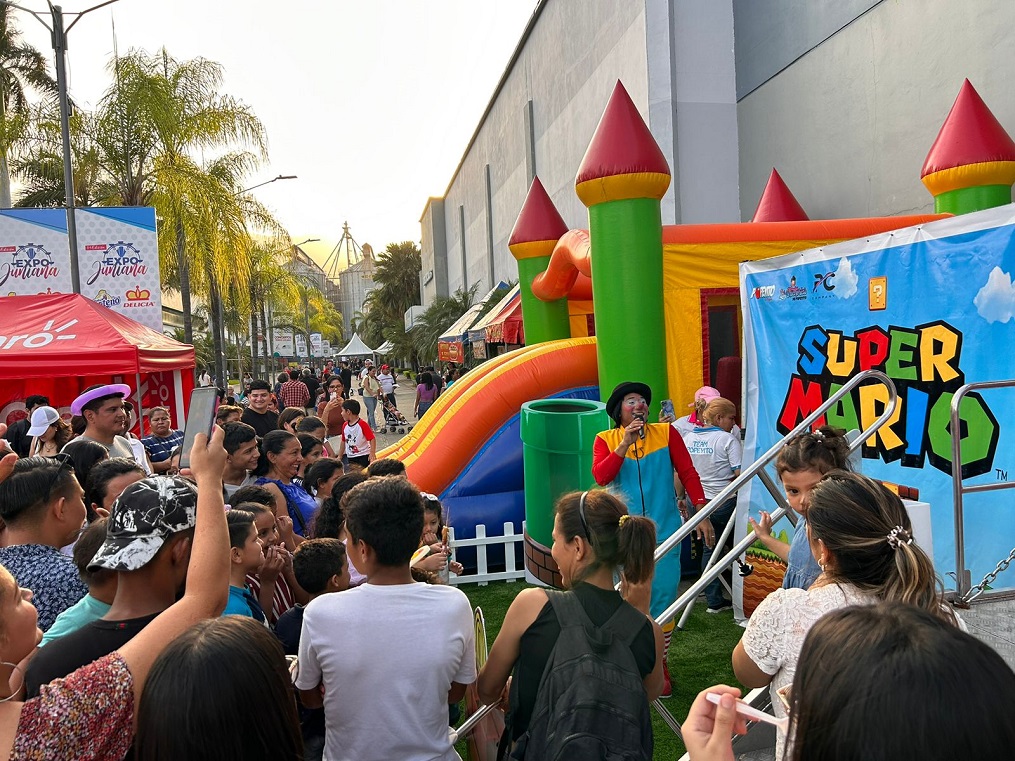 Gran ambiente se vive en primeros días de la ExpoJuniana