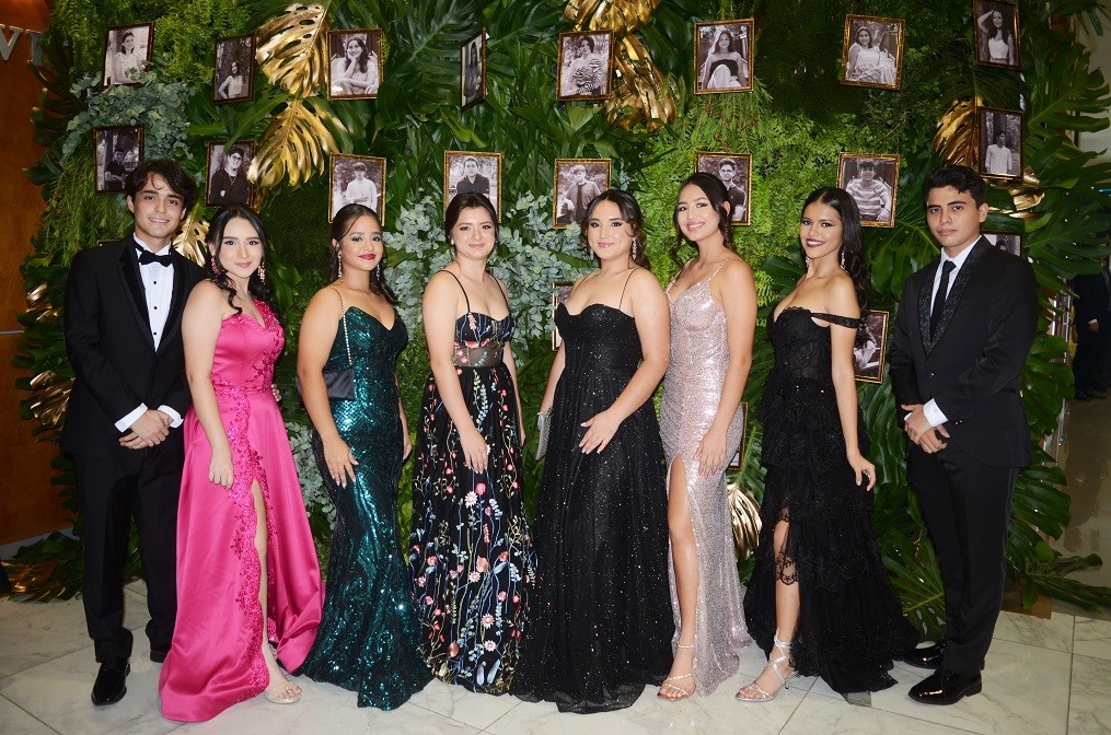 Elegante gala de graduación de la Generación 2023 de la Franciscan School