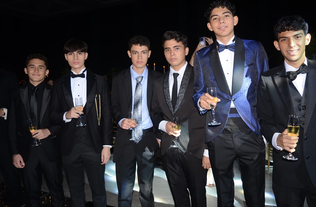 Elegante gala de graduación de la Generación 2023 de la Franciscan School