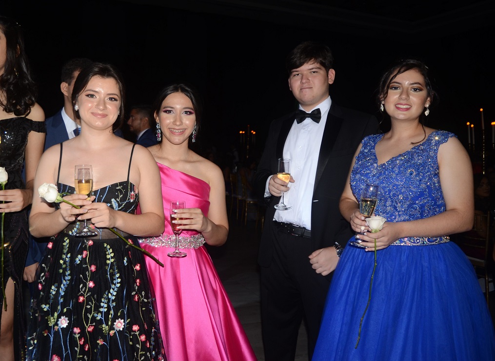 Elegante gala de graduación de la Generación 2023 de la Franciscan School